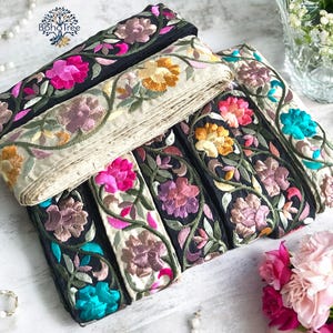 Bloemen sari-stofversiering - meerkleurige geborduurde sari-rand - zijden saristof - dupattas, quiltzijden lint - Indiase stof - tafelloper - lehenga's
