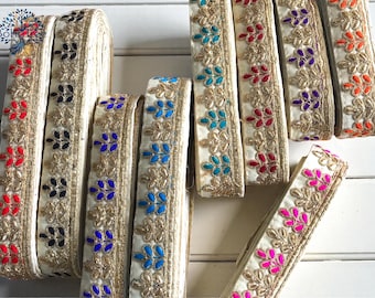 Obramowanie sari, indyjska koronka, cięcie na wymiar, haftowana wstążka, wykończenie tkaniny sari - bieżnik stołowy - wykończenie tkaniny pikowanej, obramowanie tkaniny sari z jedwabiu