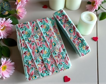 Tkanina z siatki kwiatowej - wielokolorowa haftowana bordiura Sari - jedwabna tkanina Sari - dupattas, jedwabna wstążka pikowana - indyjska tkanina - bieżnik stołowy - lehengas