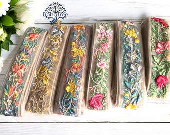 Geborduurde sari-rand met bloemen, meerkleurige afwerking zijdestof