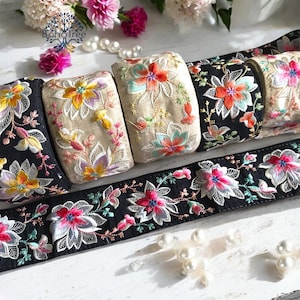 Acabamento em tecido boho multicolorido - Caminho de mesa com colcha artística - Borda de fita de sari de seda bordada - Tecido de sari de seda - Acabamento em tecido indiano por metro