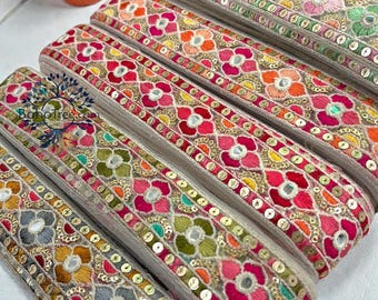 Boordstof bloemenstof - meerkleurige geborduurde sari-rand - zijden saristof - dupattas, quiltzijden lint - Indiase stof - tafelloper - lehenga's
