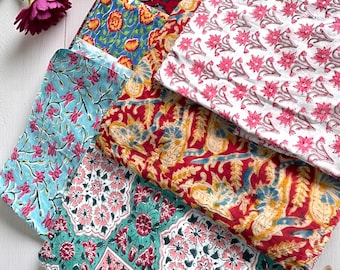 Kleurrijke handblok bedrukte katoenen stof voor naaien, quilten, knutselen en kleding, doe-het-zelfkleding