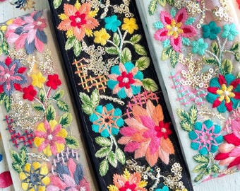 Kleurrijke bloemen geborduurde kanten rand, boho-lintrand, etnische Saree Dupatta-kant, DIY Craft naaigarnituur, veelkleurige bloemenstof lint