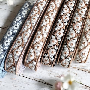 Adorno de tela para sari con diseño floral cortado a medida, adorno de sari bordado, borde de sari, tela para lehenga, encaje de dupatta, adorno de tela de seda india