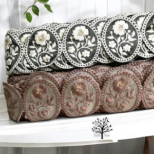 Bordure en dentelle indienne par mètre, bordure brodée en tissu net/ruban sari bordure en tissu-chemin de table-couture artistique bordure en tissu-bordure en soie sari