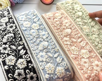 Geborduurde netstof lintversiering, trouwjurk, sari-rand, sari-stof, kunstquilt, Indiase versiering op maat gesneden, tafelloper
