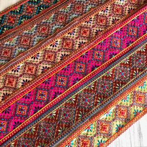 Bordure florale en tissu - Bordure sari brodée multicolore - Sari en soie - Dupattas, ruban de soie courtepointe - Tissu indien - Chemin de table - Lehengas