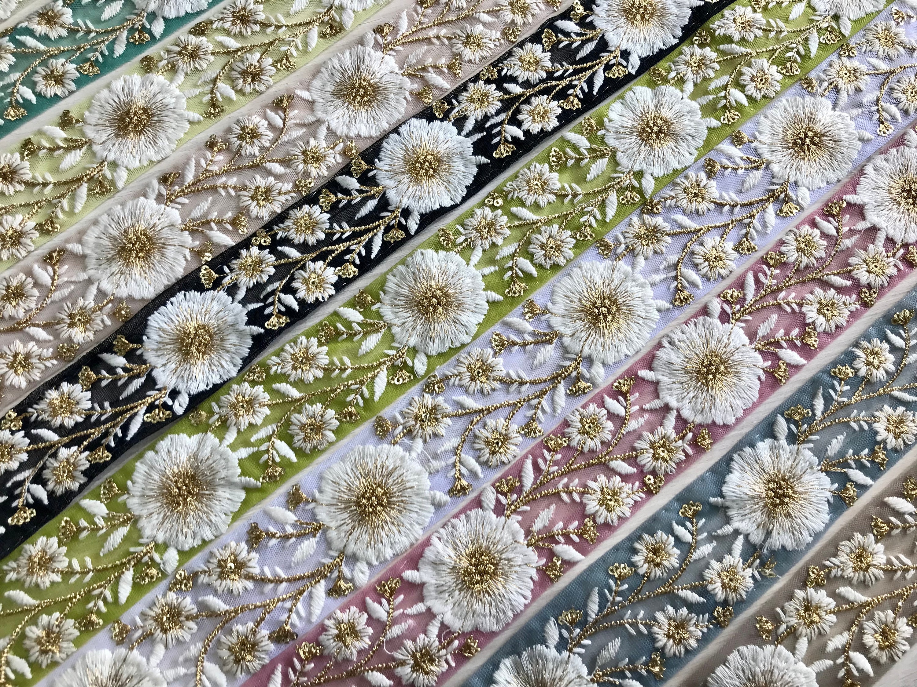 Net Fabric Saree Border Indian Lace Trim By The Yard, Sari Fabric Trim-Table Runner-Art Quilt fabric trim Sari Border Silk Fabric