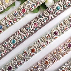 Tissu net bordure sari bordure en dentelle indienne par mètre, bordure en tissu sari-chemin de table-couette artistique bordure en tissu sari bordure en soie