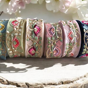 Acabamento em tecido de rede - Borda de sari bordada com fio branco para diários Boho Junk - Caminho de mesa, Tecidos têxteis indianos