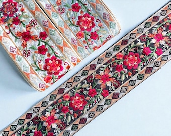 Multicoloured Embroidered Sari Fabric Trim Ribbon Lace.
