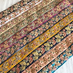 Boordstof bloemenstof - meerkleurige geborduurde sari-rand - zijden saristof - dupattas, quiltzijden lint - Indiase stof - tafelloper - lehenga's