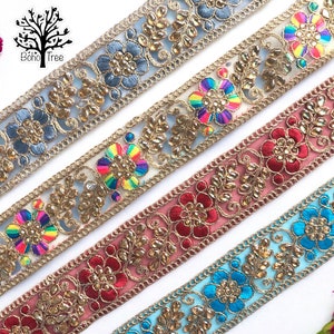 Borde de sari de tejido bordado, ribete de tela india cortado a medida para vestidos de novia estilo bohemio como lehengas y dupattas.