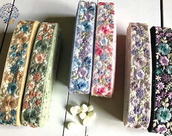 Kwiatowa haftowana koronka z siateczki – 1,5-calowa bordiura z indyjskiego materiału sari, cięta na wymiar do rękodzieła DIY – odzieży, kurtek fusion, spódnic boho