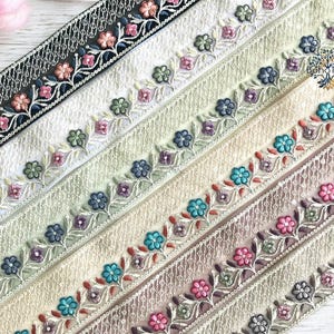 Bordure en filet - Bordure sari brodée multicolore - Sari en soie - Dupattas, ruban de soie courtepointe - Tissu indien - Chemin de table - Lehengas