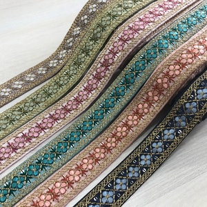 Embroidered Sari Fabric Trim Dyeable Ribbon for boho Wedding Dress, Sari Border, Saree Border, Indian Trim By The Yard, Table Runner