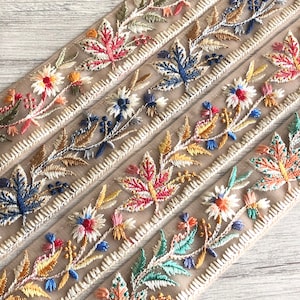 Floral Net Fabric Brodé Sari Border Trim, Tissu indien pour robes de style boho, décoration intérieure, journaux indésirables éphémères