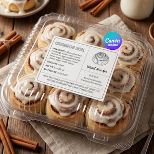 Puede incluir: Un recipiente de plástico transparente con nueve rollos de canela glaseados. Los rollos son de color marrón dorado, con remolinos de canela y una generosa capa de glaseado blanco. La etiqueta dice "Cinnamon Roll". Peso neto: 227 g.