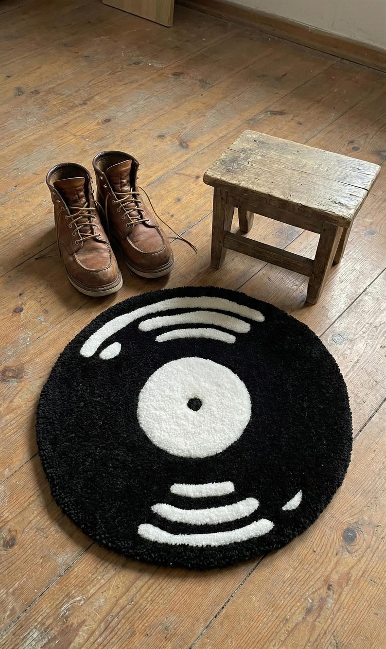 Hand-tufted Circular Vinyl Record Rug Black and Off-white, Soft and ...