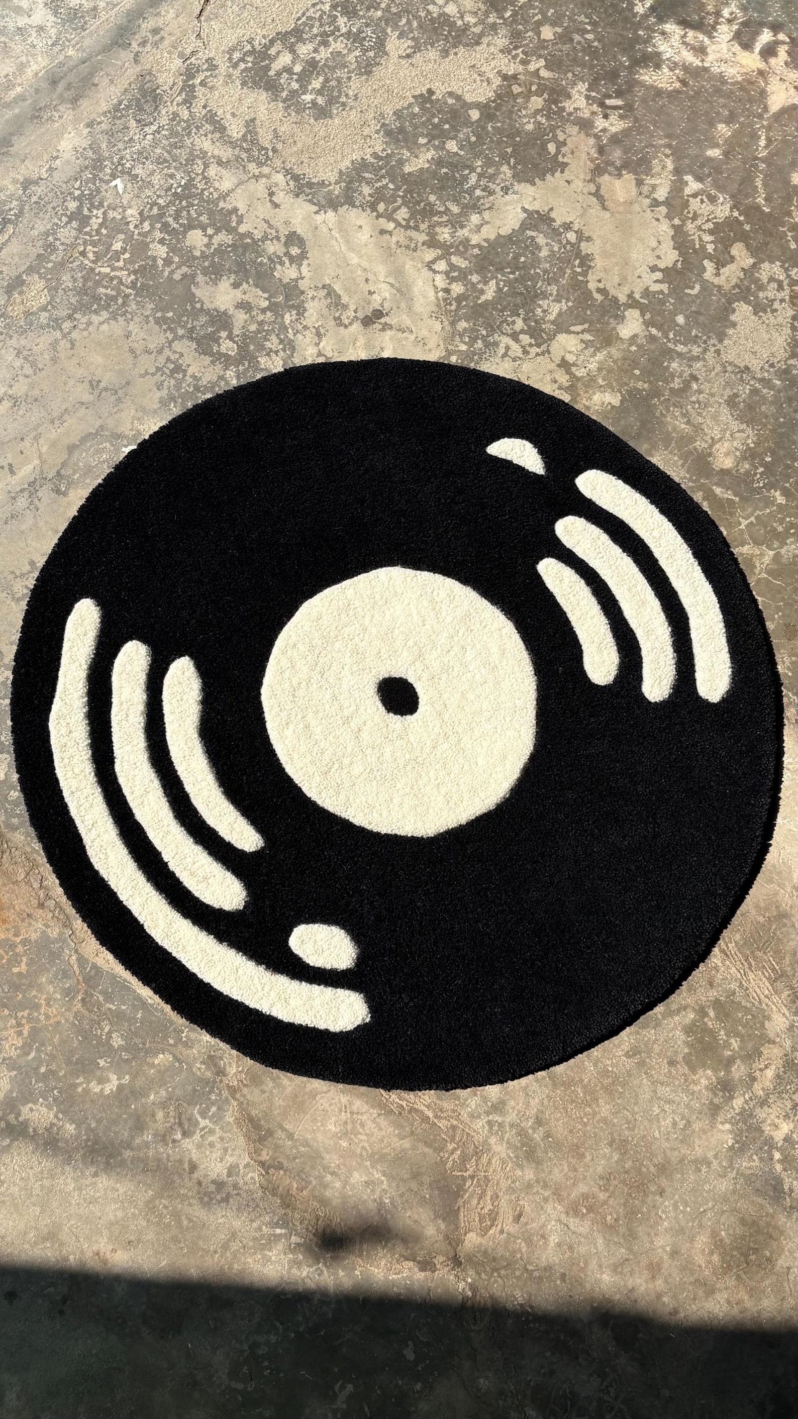 Vinyl Muisc Rug Hand-tufted Circular 5x5 Vinyl Record Rug Black and Off-white, Soft and ...