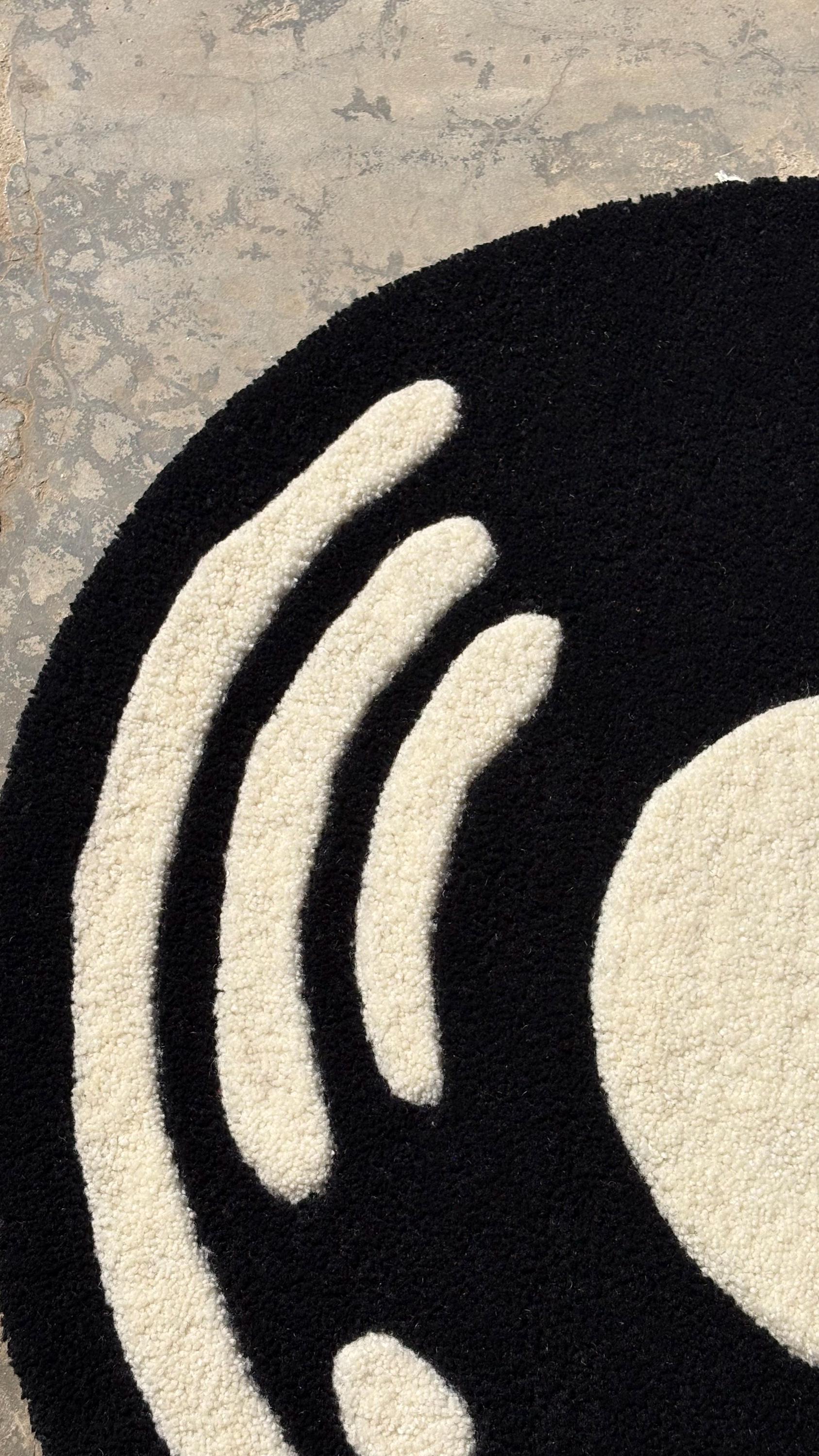Circle Music Rug Hand-tufted Circular 5x5 Vinyl Record Rug Black and Off-white, Soft and ...