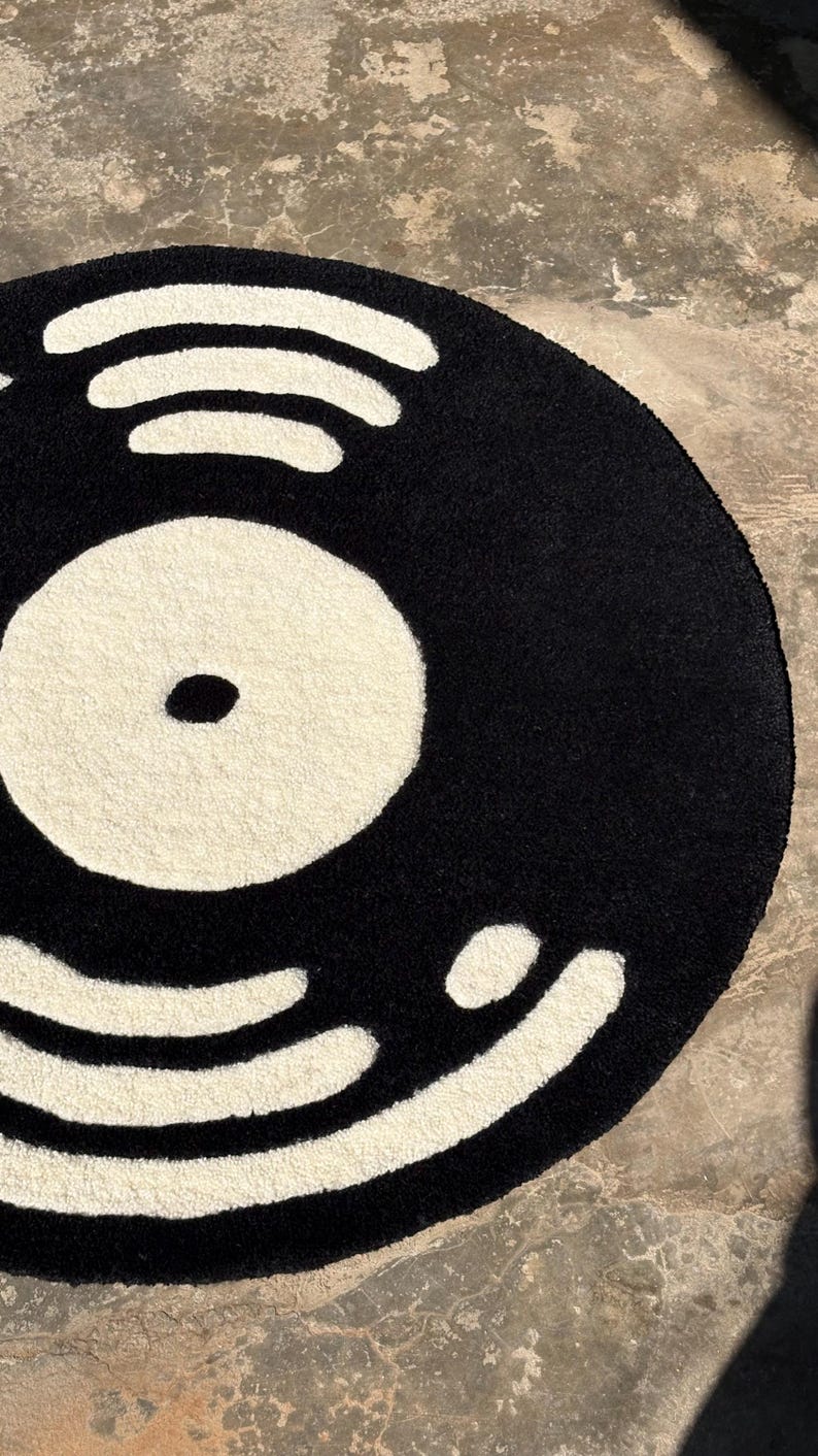 Hand-tufted Circular Vinyl Record Rug Black and Off-white, Soft and ...