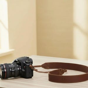 Kameragurt aus Pferdeleder - Handgefertigter verstellbarer langer Gurt, strapazierfähiges braunes Leder als Geschenk für Fotografen und Reisende