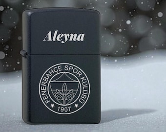 FENERBAHCE Benzinfeuerzeug mit Wunschgravur, Schwarz - Personalisiertes Feuerzeug – Geschenk für Männer, Feuerzeug Gravur Schwarz/Weiß
