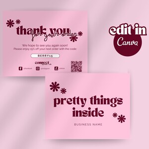 Puede incluir: Dos tarjetas de visita rosas con texto burdeos oscuro. Una tarjeta dice "thank you for your order" e incluye un código de descuento. La otra dice "pretty things inside". Ambas tarjetas tienen detalles florales y el logo de Canva.