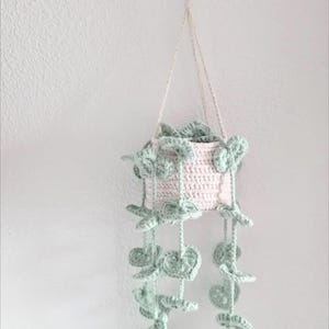 Gehäkelte Hängepflanze im Topf - Amigurumi Kunstpflanze "String of Hearts" - Boho Deko hängend - Handgemachtes Geschenk Einzug