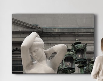 The Metropolitan Museum of Art / Statues / Seductive / New York City Photography