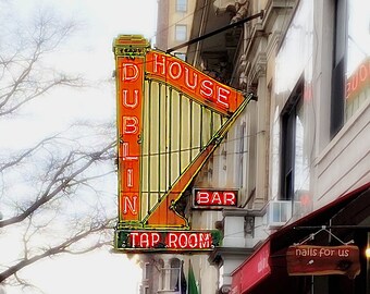 DUBLIN HOUSE / Upper West Side Irish Bar / Neon Sign / NYC Photography