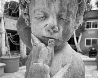 Angel / Cherub / B&W / Statue / Beautiful Photo