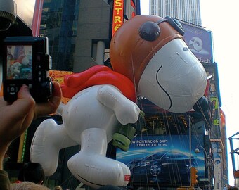 Thanksgiving Parade / Snoopy Balloon / Times Square NYC 2007 / NYC Photograph