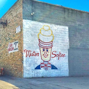 Mister Softee / Logotipo de sorvete / Arte de rua / Logotipo icônico de Nova York, fotografia de arte de rua / Fotografia do Mister Softee do Brooklyn
