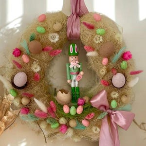 Guirlanda de Páscoa para Porta de Entrada com Coelho - Decoração de Parede em Tons Pastel - Decoração Sazonal Colorida