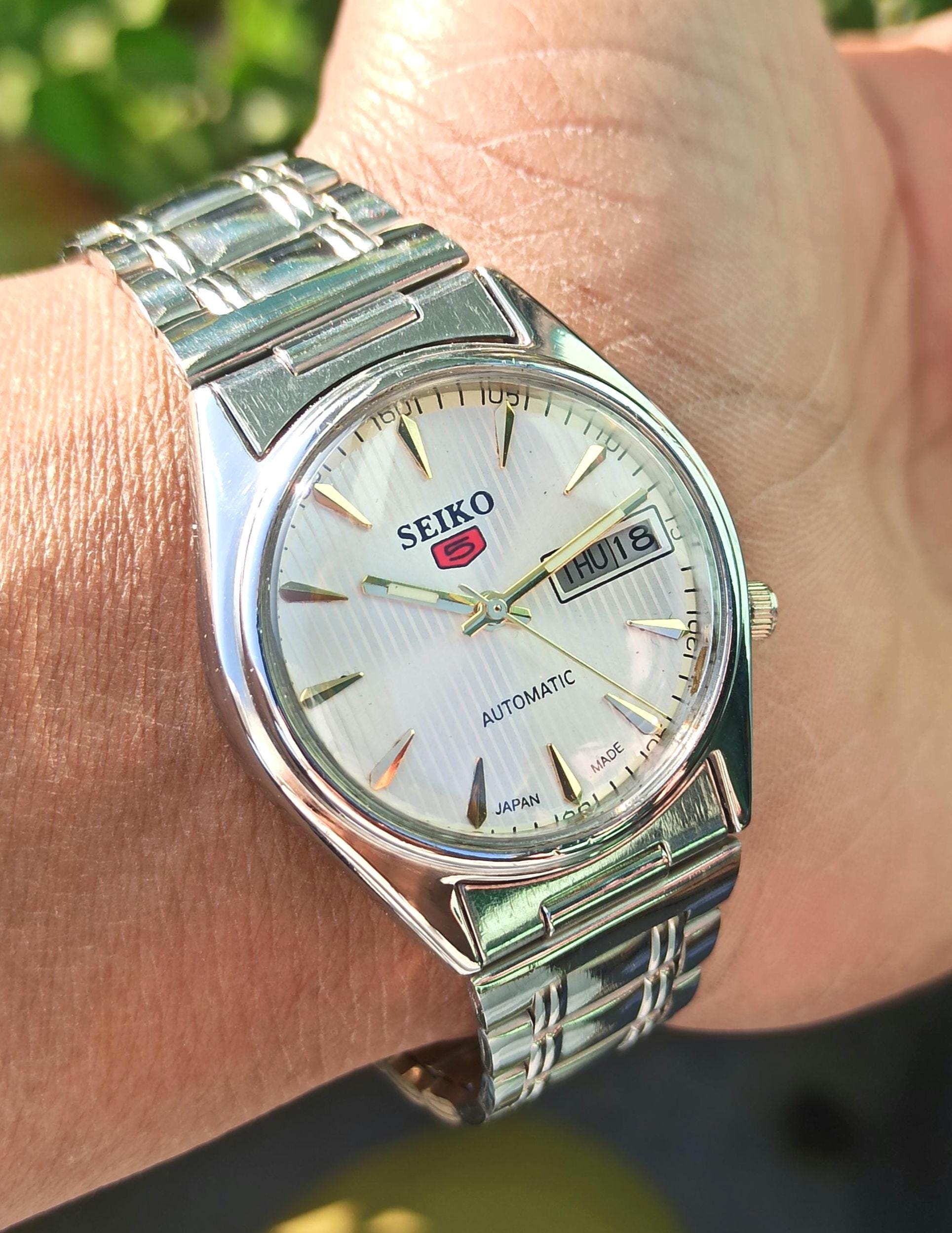 SEIKO 自動巻き腕時計 シルバー/ゴールド　アンティーク稼働品 1983 seiko watch - Etsy 日本