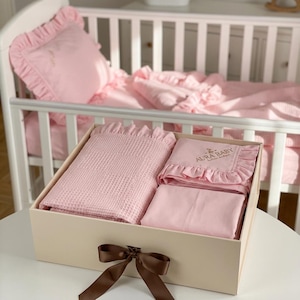 Set di biancheria da letto per neonati personalizzato / Lenzuolo per culla in cotone OEKO-TEX, coperta con volant