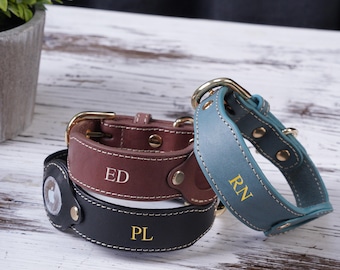 Gepersonaliseerde AirTag hondenhalsband, op maat gegraveerde veganistische leren hondenhalsband, Apple AirTag houder, halsband met naam en telefoonnummer, GPS hondenhalsband cadeau