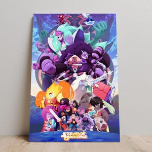 Może przedstawiać: Żywy plakat z postaciami z serialu animowanego "Steven Universe". Grafika przedstawia grupę kolorowych postaci w dynamicznych pozach, z odważną paletą kolorów fioletów, błękitów i pomarańczy. Tytuł "Steven Universe" jest wyświetlany na dole.