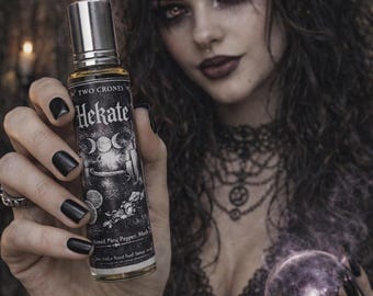 Hekate – Witchy Vegan Perfume Oil (10ml Roller)