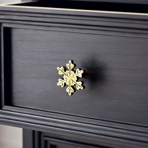 Brass Snowflake Drawer Knob, Nursery Closet Handle, Dresser Knobs