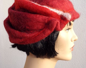 Beautiful romantic women beret, red felt beret, elegant winter hat, retro hat, 20's inspired hat, art deco inspired hat