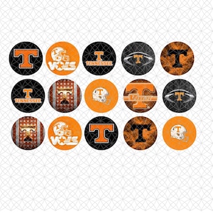 Peut inclure: Une collection de quinze autocollants circulaires présentant divers logos de l'équipe sportive Tennessee Volunteers, incluant la lettre T, des casques de football américain et le mot Vols, disposés en grille avec des tons orange, noir et blanc.