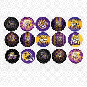 Peut inclure: Un ensemble de quinze boutons circulaires arborant divers motifs LSU Tigers en violet et or. Les graphismes incluent des illustrations de têtes de tigre, des casques de football et le logo textuel LSU sur des fonds à rayures, carreaux et flammes.