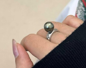 ハンドメイドのタヒチアンブラックパールと925スターリングシルバーのリング - カスタマイズ可能なスタイル、自然な虹色の光沢