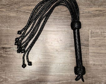 Látigo de cuero auténtico hecho a mano, de gato de nueve colas, con 9 trenzas y un impacto fuerte.