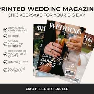 Może przedstawiać: Drukowane magazyny ślubne z tekstem "WEDDING MAGAZINE" i "Best Day Ever ISABELLA & TAYLOR". Magazyny są ułożone w stos, z parą trzymającą napoje na okładce. Widoczny jest również tekst "CHIC KEEPSAKE FOR YOUR BIG DAY".