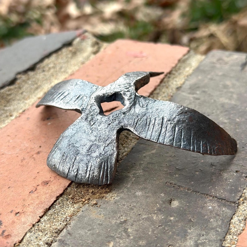 Hand Forged Hummingbird, Unique Metal Sculpture 画像 1